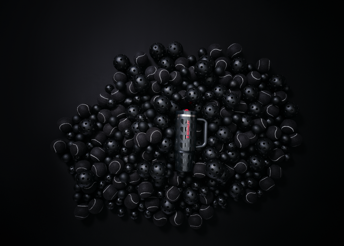 Stanley 1913 Quencher® ProTour Flip Straw Tumbler 0.89L in Black Lovely | View 3