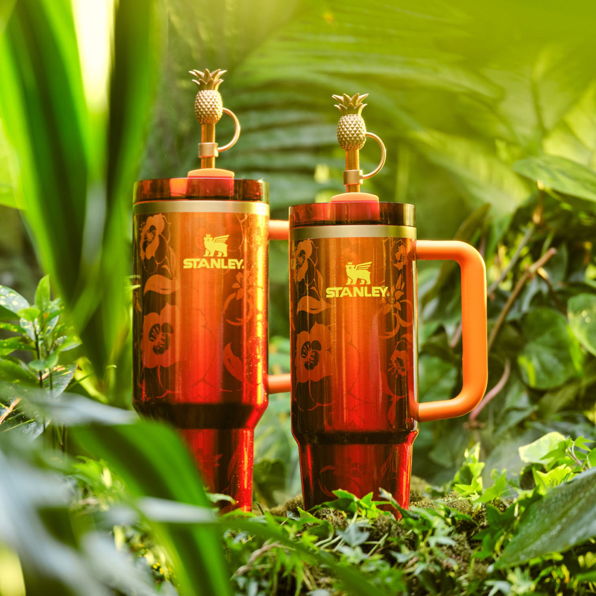 Stanley 1913 Stanley 1913 x Karol G Quencher® H2.0 FlowState™ Tumbler 0.89L in Karol G Flor | View 8