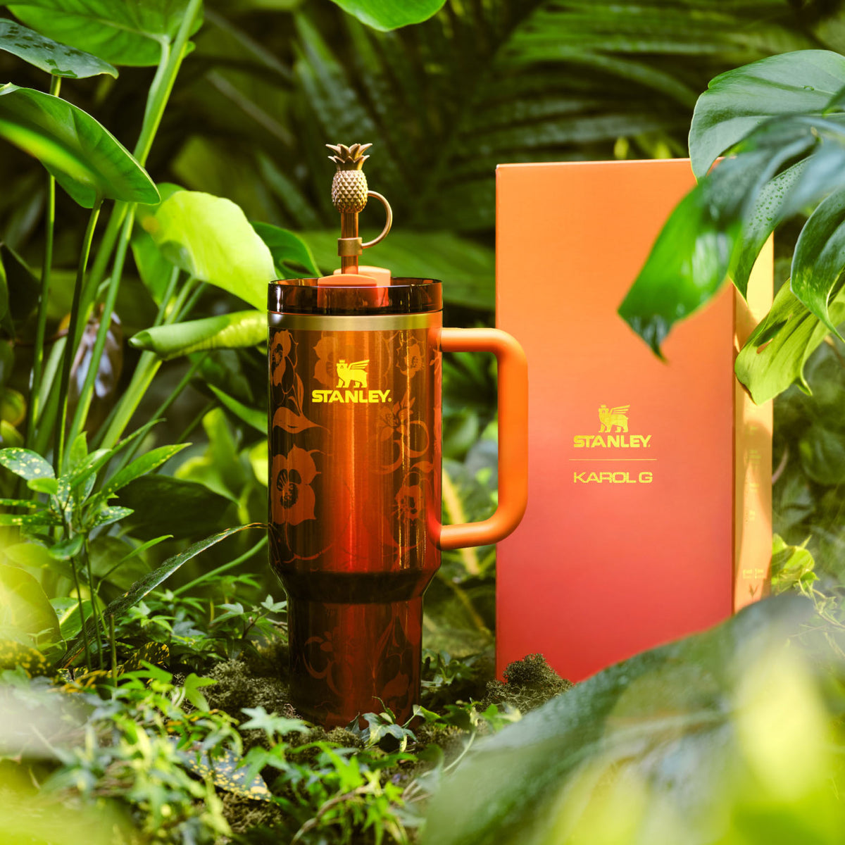 Stanley 1913 Stanley 1913 x Karol G Quencher® H2.0 FlowState™ Tumbler 1.18L in Karol G Flor | View 9