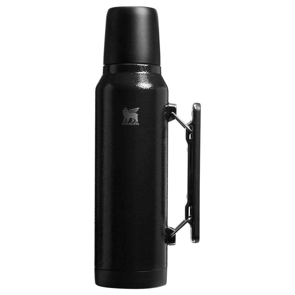 Stanley 1913 New Legend Bottle 1.4L in Hammertone Black | Frontale Visualizza