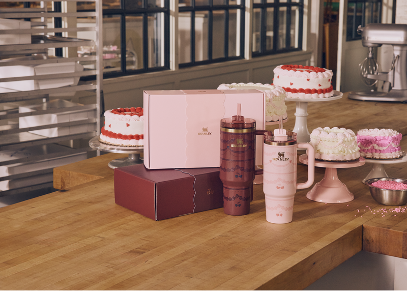 Stanley 1913 Quencher® H2.0 FlowState™ Tumbler 0.89L en Red Velvet Cake