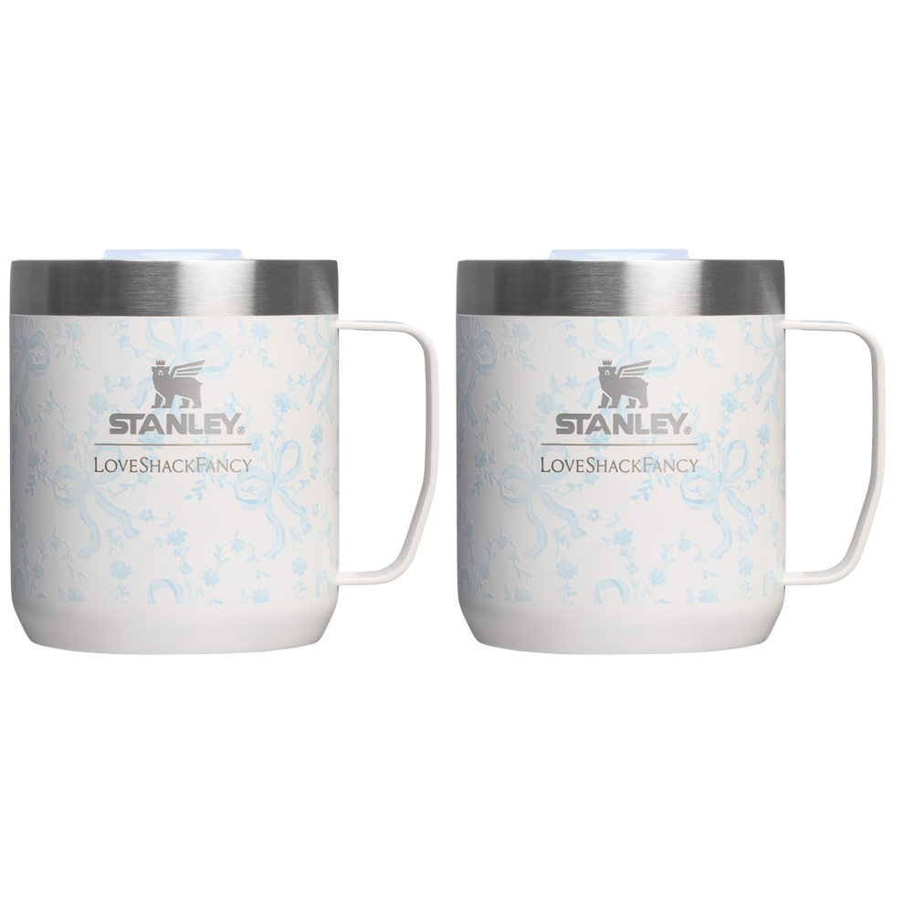 Stanley 1913 Stanley 1913 x LoveShackFancy Camp Mug Set 0.35L en Coquette Bow - Winter Ice | Delante Ver