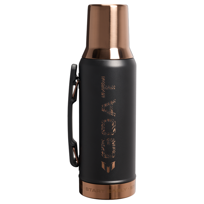 Stanley 1913 Messi x Stanley 1913 High Precision Flow Mate System 1.18L in Messi GOAT Black | indietro Visualizza