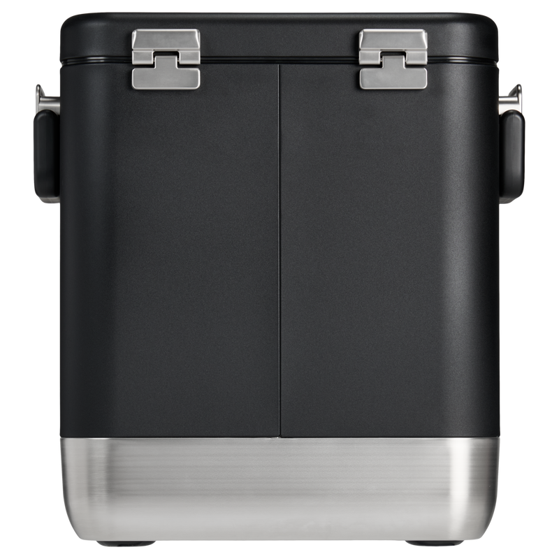 Stanley 1913 Lifted Spirits™ Steel Cooler 24.6L in Black | Zurück Anzeigen