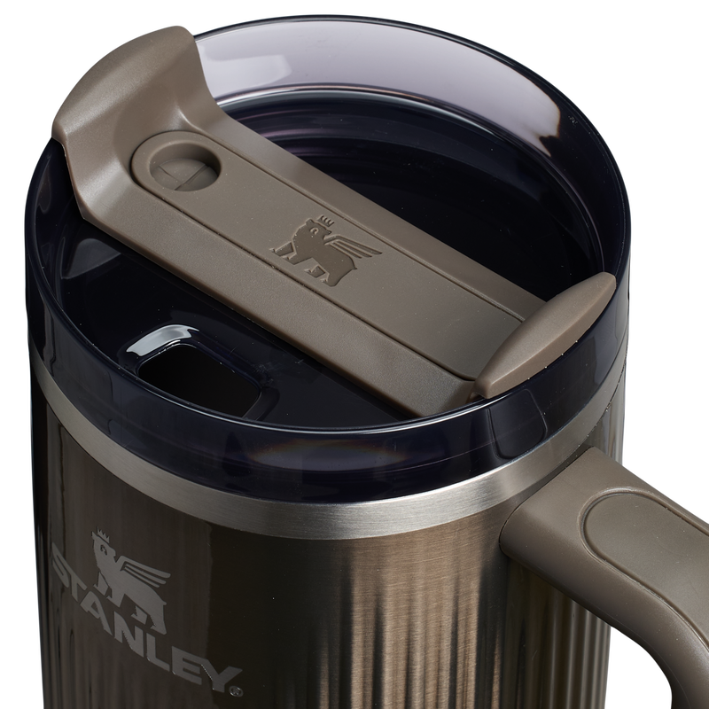Stanley 1913 Quencher® H2.0 Fluted Tumbler 1.18L in Gunmetal Shine | Deckel Detailliert Anzeigen