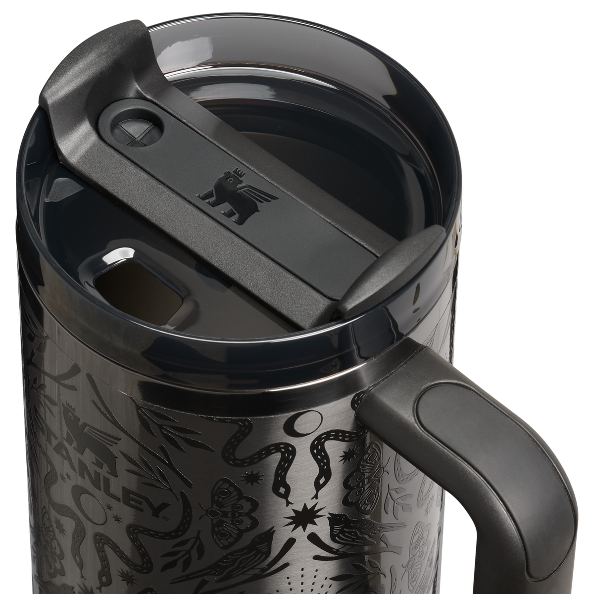 Stanley 1913 Quencher® H2.0 FlowState™ Tumbler 1.18L in Deadly Damask | Deckel Detailliert Anzeigen