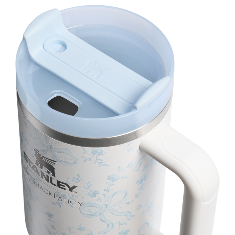Stanley 1913 Stanley 1913 x LoveShackFancy Quencher® H2.0 FlowState™ Tumbler 1.18L in Coquette Bow - Winter Ice | Lid Detailed View