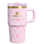 Kleurstaal voor Stanley 1913 Stanley 1913 x LoveShackFancy Quencher® ProTour Tumbler 0.59L in Baby Bow - Peppermint Pink | Voorkant Bekijken