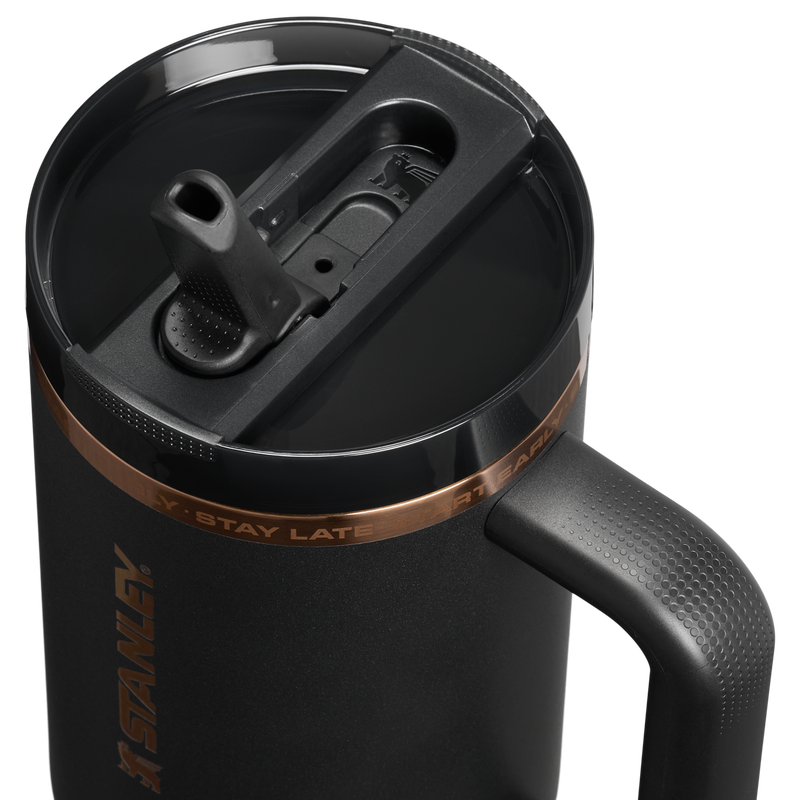 Stanley 1913 Messi x Stanley 1913 Quencher® ProTour Flip Straw Tumbler 1.18L in Messi GOAT Black | Lid Detailed View