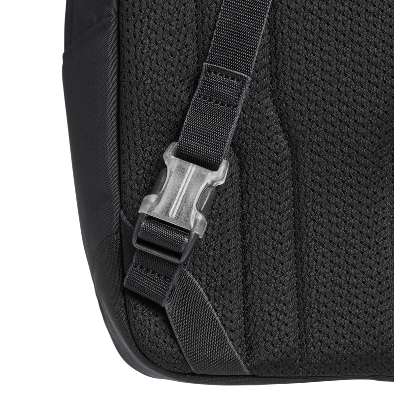 Stanley 1913 Vitalize™ Macro Method Crossbody 9.5L en Black | Detrás Detallado Ver