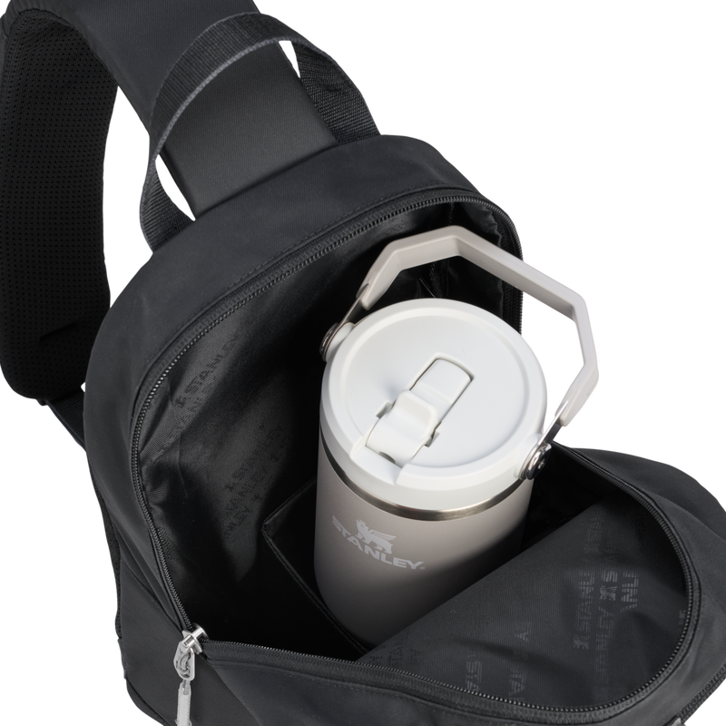 Stanley 1913 Vitalize™ Macro Method Crossbody 9.5L en Black | Detallado Ver